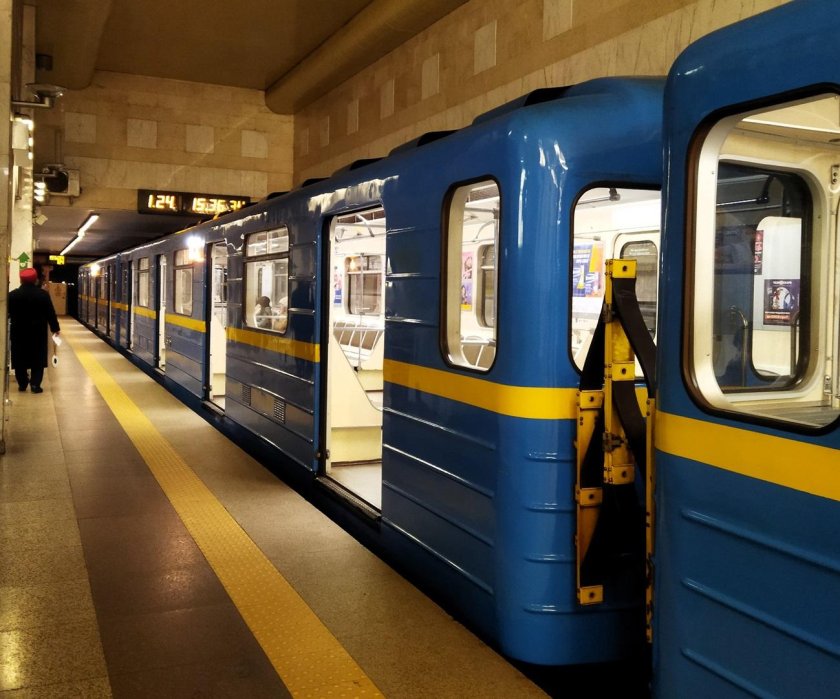 Метро в киеве