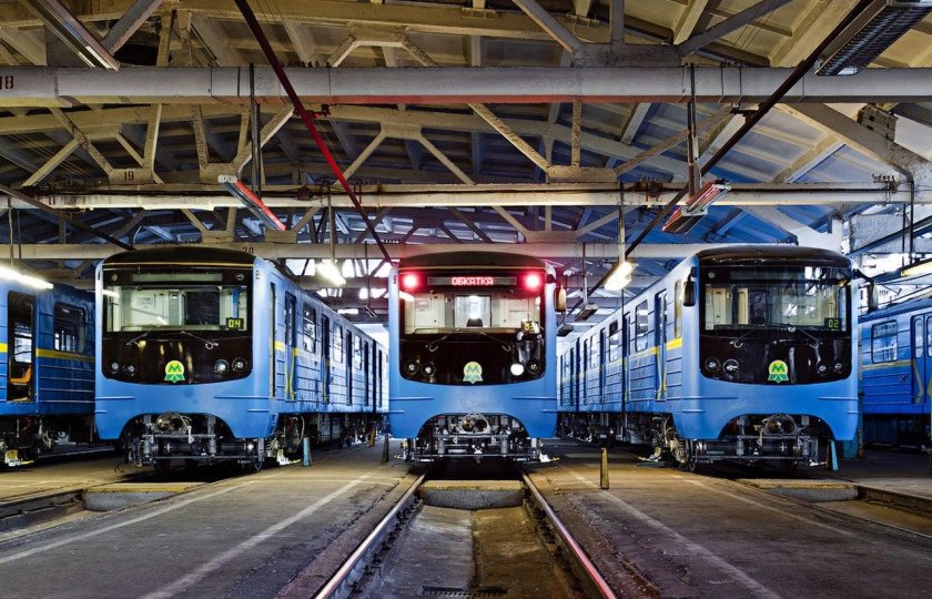 R211 вагон метро