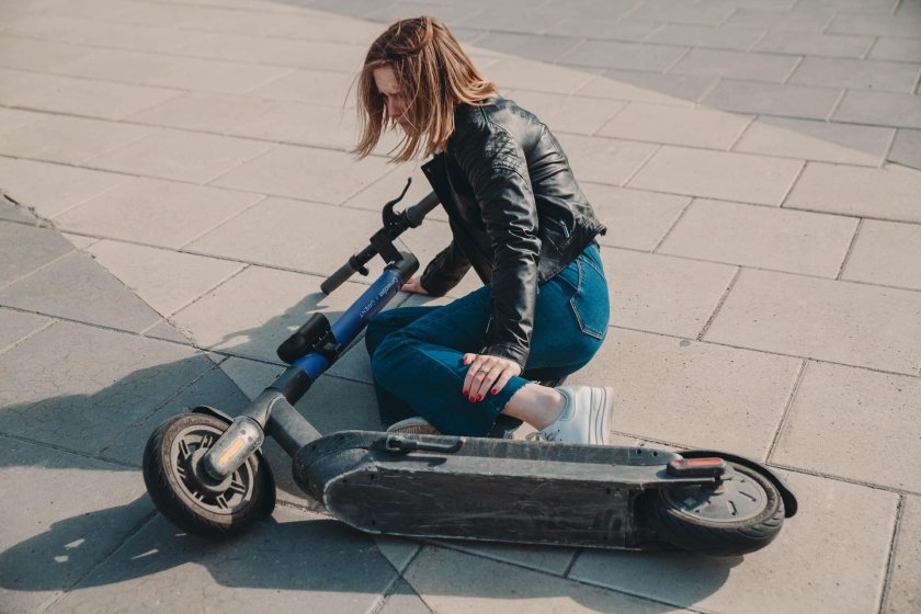 Падение на электросамокате