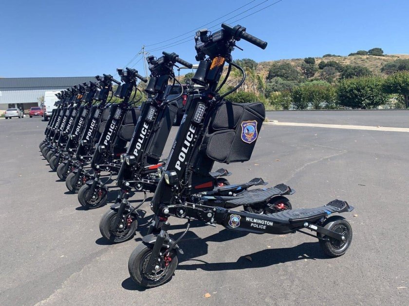 Полиция на электросамокатах