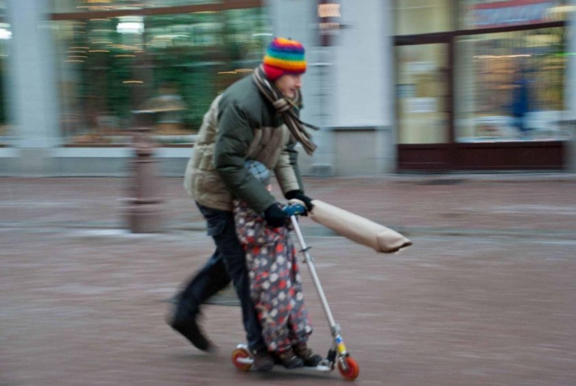 Бомж на самокате