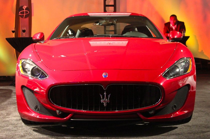 Maserati Spyder красный кабриолет