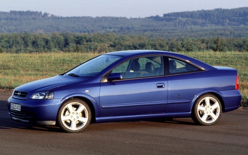 Opel Astra Coupe 2000