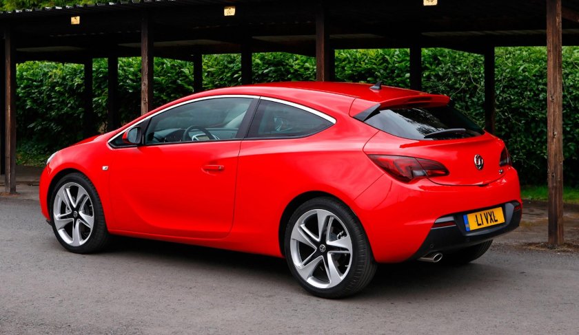 Opel Astra GTC купе