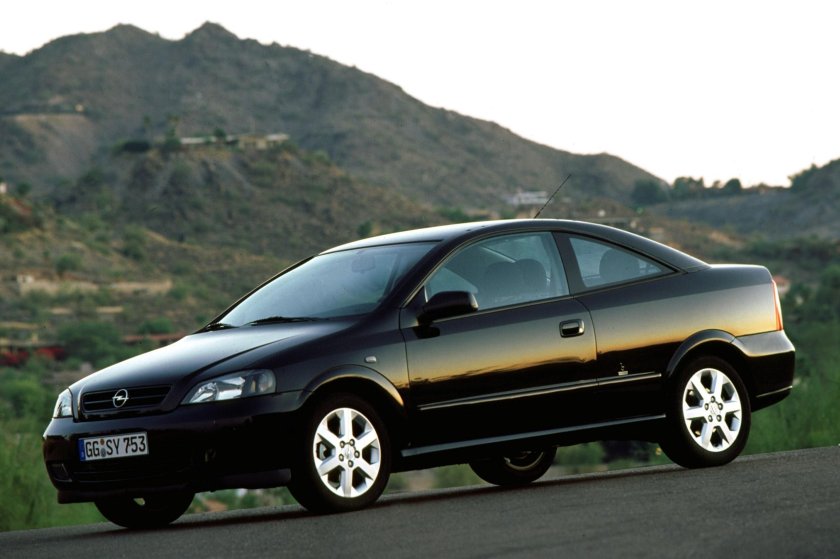 Opel Astra Coupe 2000