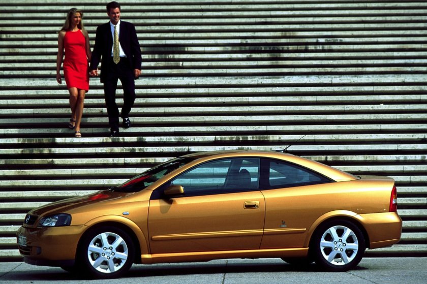 Opel Astra Coupe 2000