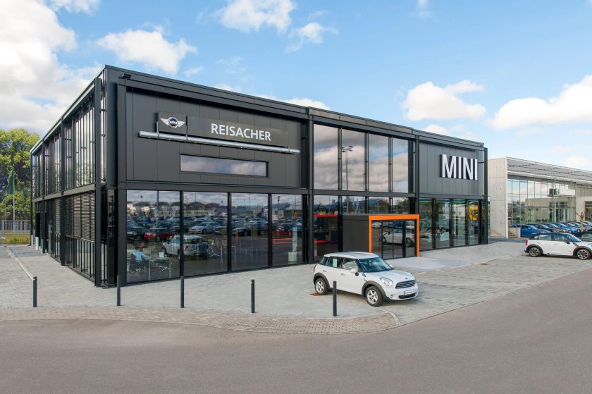 Автосалон фасад