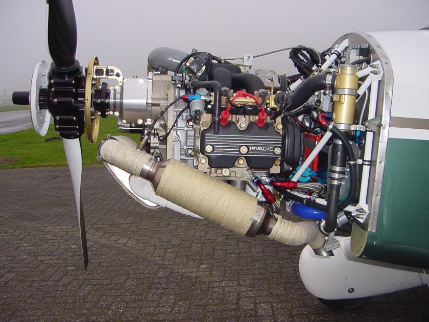 Мотор самолета