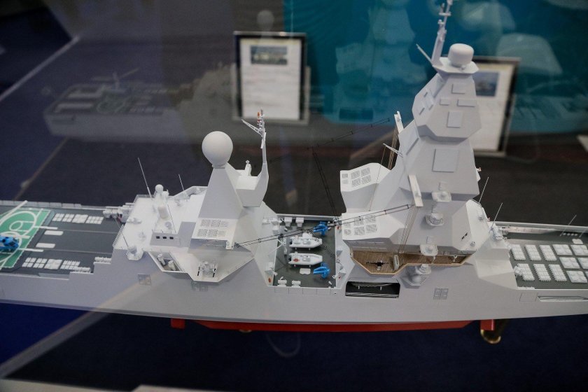 Лидер корабль 23560