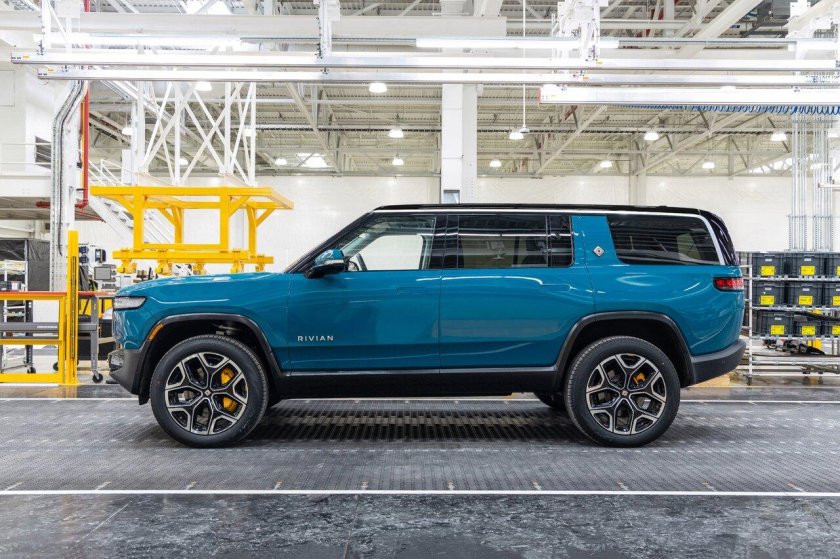 Rivian r1s