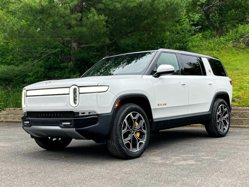 Rivian r1s