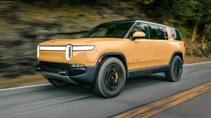 Rivian r1s 2022