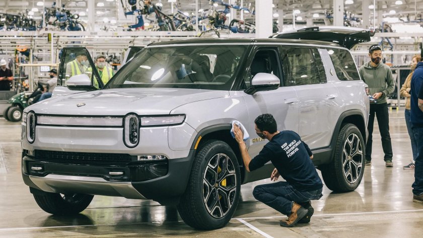Rivian r1s