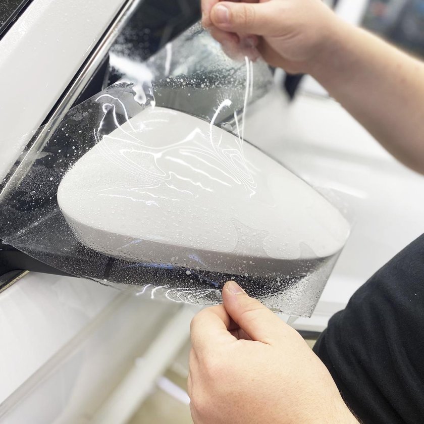 Оклейка зон под ручками