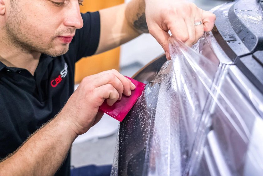 Защитная плёнка на автомобиль