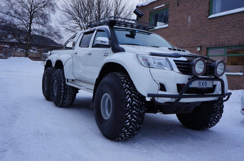 Arctic Trucks Toyota Hilux 6 6