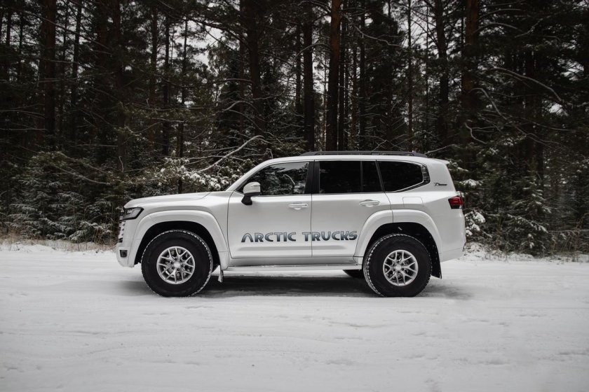 Toyota Land Cruiser 300 Arctic Trucks