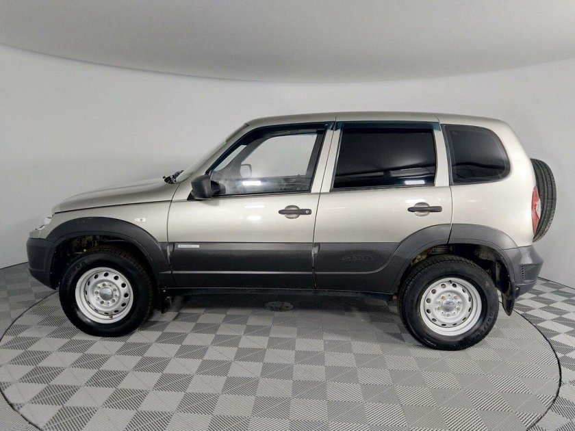 Нива Шевроле коричневая металлик