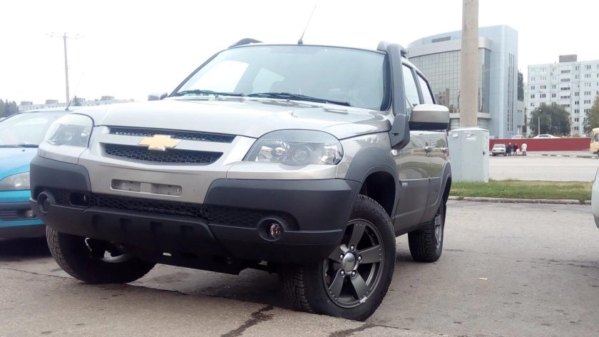 Аустер цвет Шевроле Нива