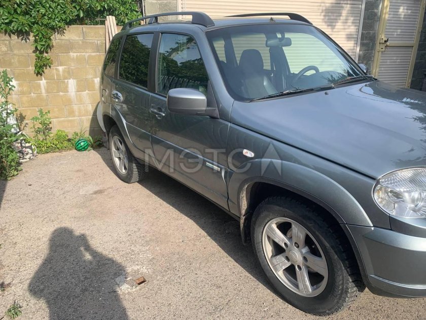 Chevrolet Niva 212300