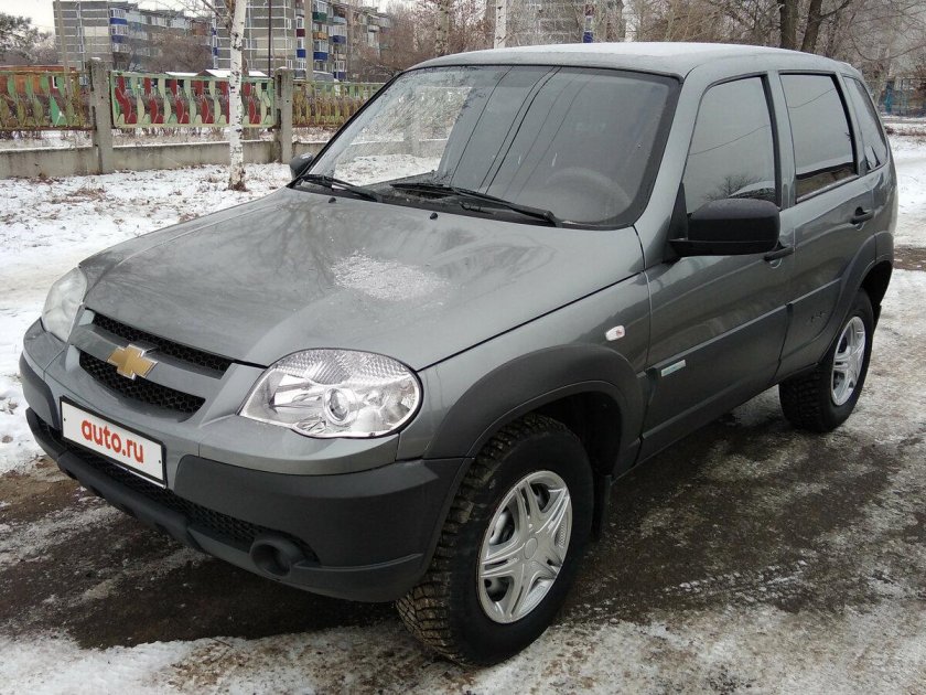 Chevrolet Niva, 2013 серый