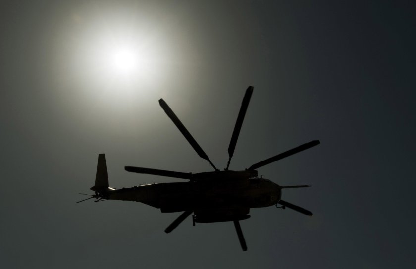 Вертолет в небе