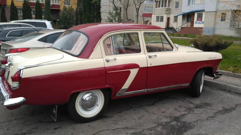 ГАЗ 21 бордовая