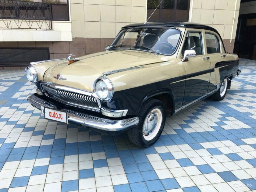 Двухцветная Волга ГАЗ 21