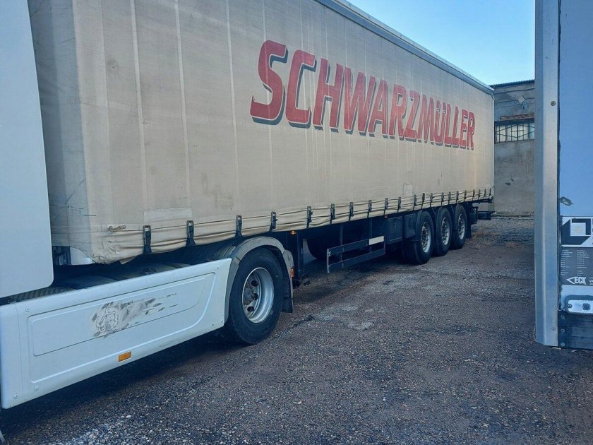 Тентованный полуприцеп