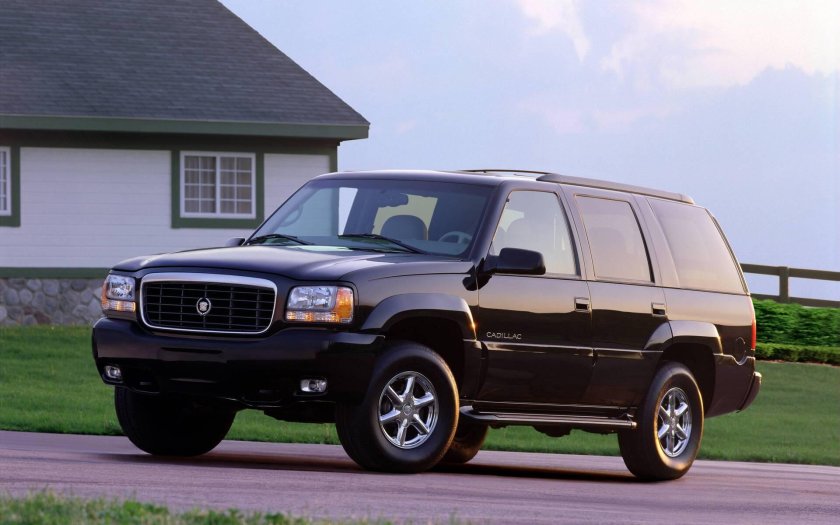 Cadillac Escalade 1 поколение