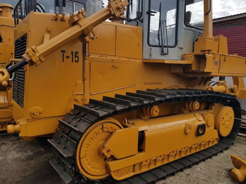 Т-15 бульдозер ЧЕТРА Т