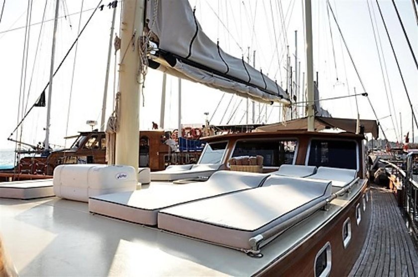 Яхта Нептун