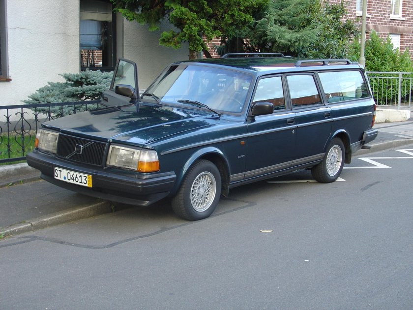 Volvo 240 1993