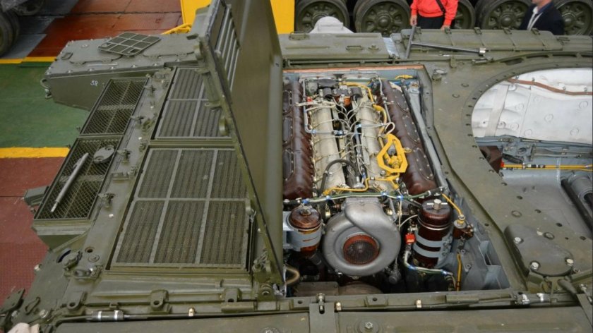 Моторный отсек танка т-72