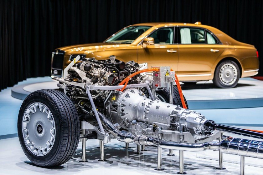 Двигатель Аурус Сенат