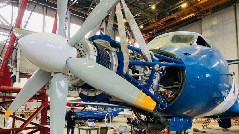 Як-40 СИБНИА летающая лаборатория