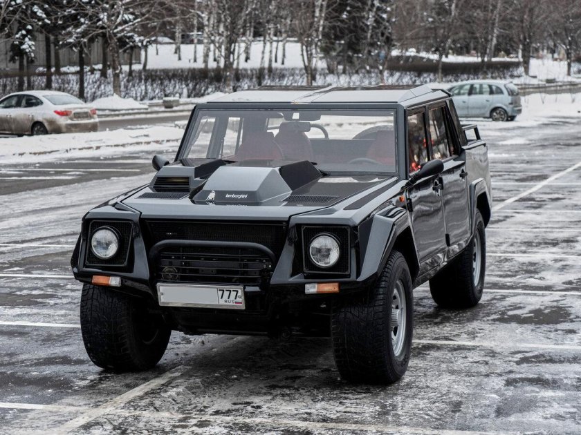 Lamborghini lm002