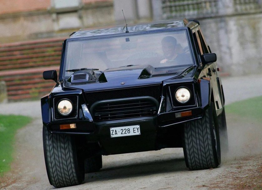 Lamborghini lm002
