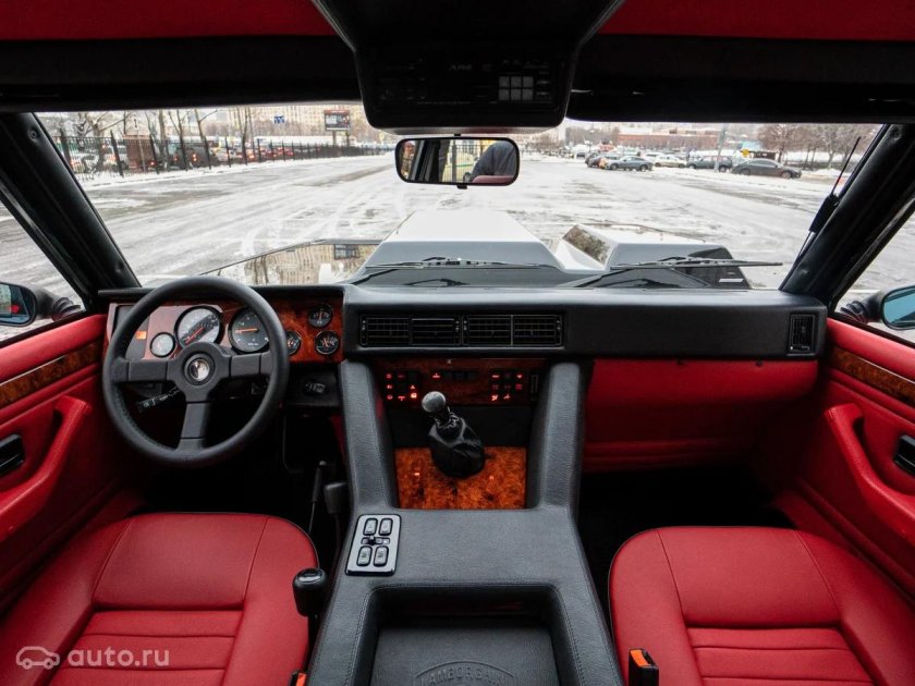 Lamborghini lm002 салон