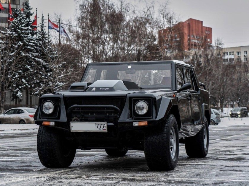 Lamborghini lm002