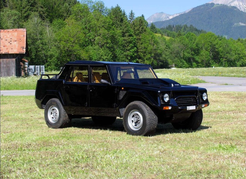 Lamborghini lm002