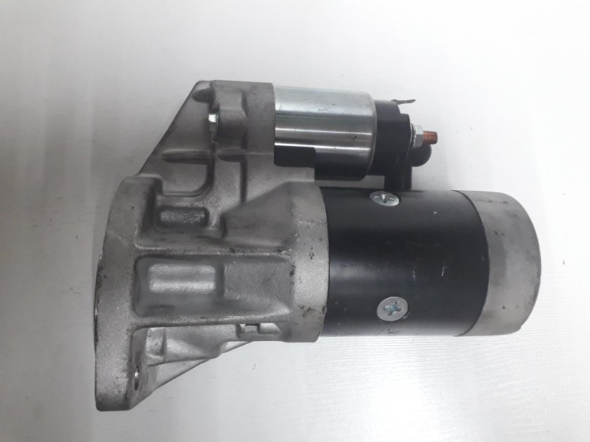 Nissan Terrano стартер