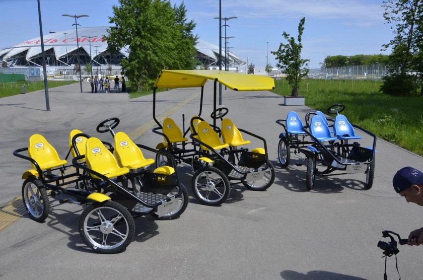 Веломобиль 4-х местный парк горького