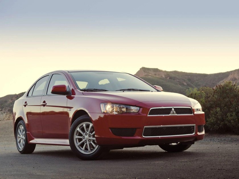 Mitsubishi Lancer sedan
