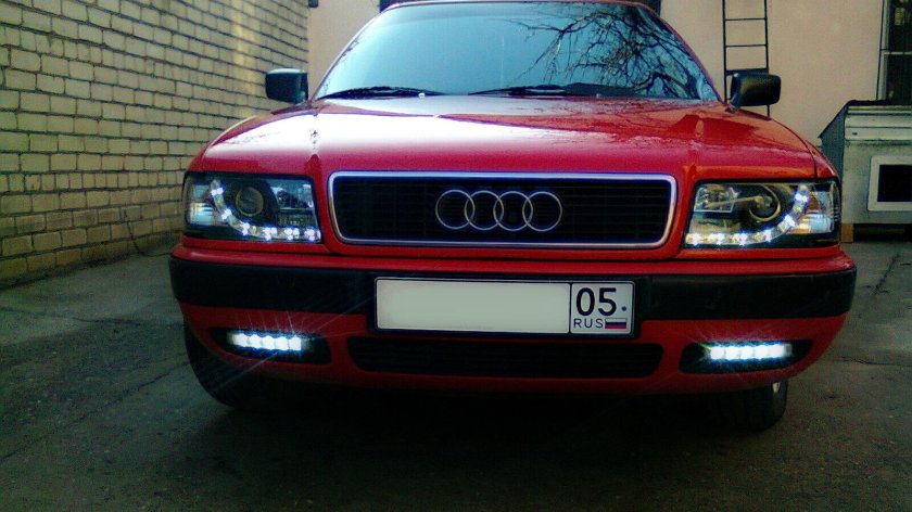 Фары Audi 80 b4