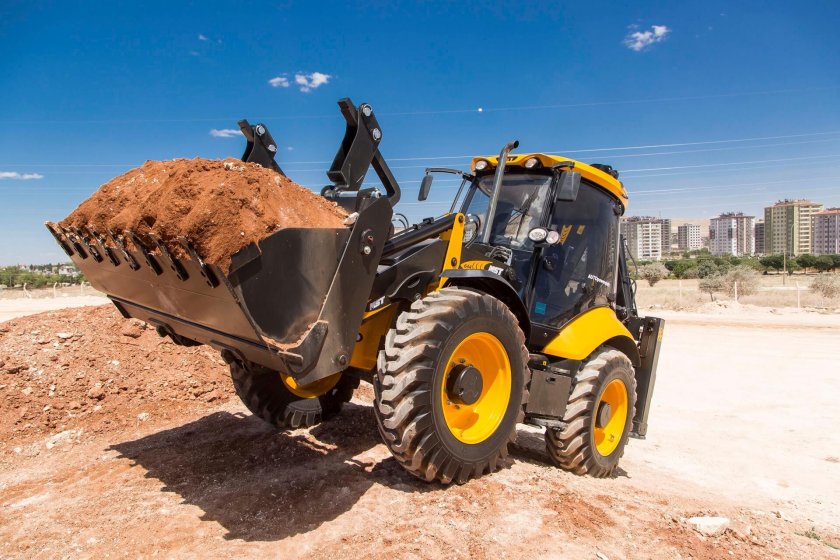 Экскаватор-погрузчик MST 644 Plus