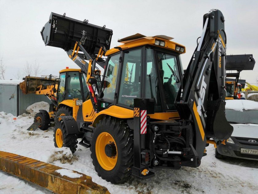 Экскаватор-погрузчик MST m542