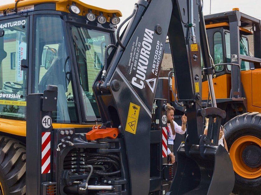 Экскаватор погрузчик cukurova