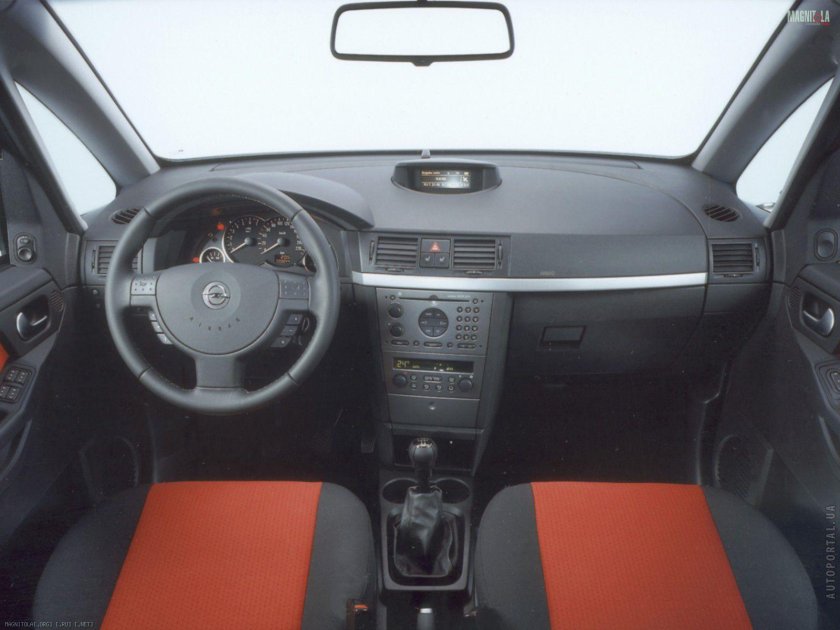 Опель Мерива 2006 салон