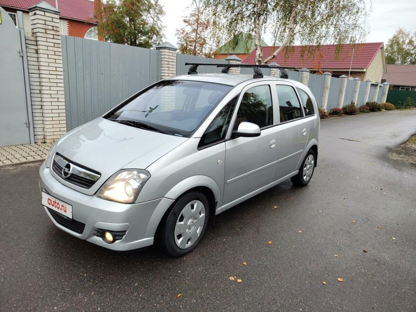 Опель Мерива серебристый